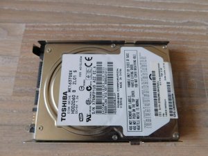 Poškozený harddisk z NTB, požadavek o obnovu a následnou zálohu dat.